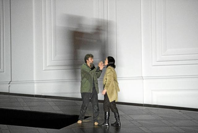 De to hovedpersoner i operaen – Jonas Kaufmann som Florestan og Adrienne Pieczonka som Fidelio/Leonore. Foto: Salzburg Festival.