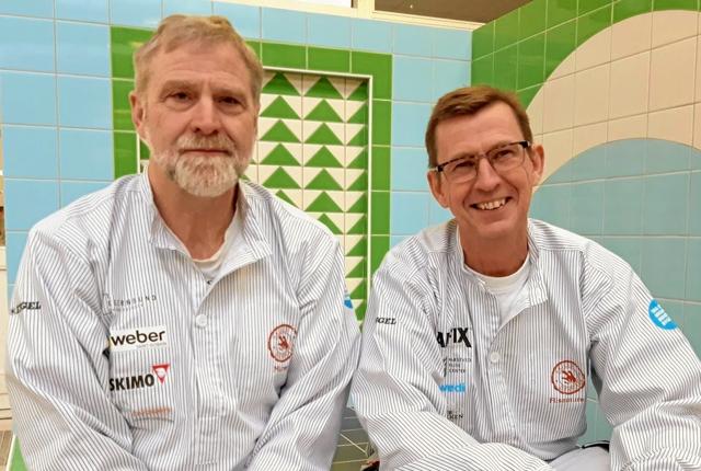 Landsholdstrænerne Finn Pedersen og Lars Skiddal Schmidt ser frem til at følge elevernes præstationer. Foto: EUC Nord