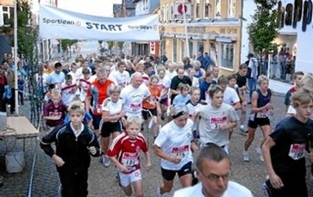 Hadsund med traditioner fra et byløb er blandt de syv himmerlandske byer, som tager del i Danmarks Indsamlingen. Arkivfoto: Michael Koch