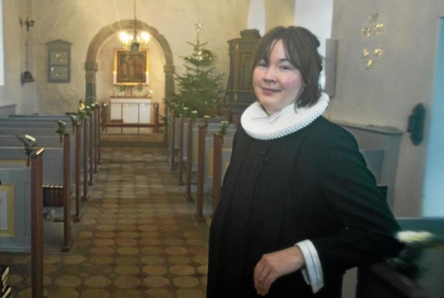Pernille Ravnholt Nielsen blev søndag indsat som ny sognepræst i Ulsted Kirke. Foto: Allan Mortensen