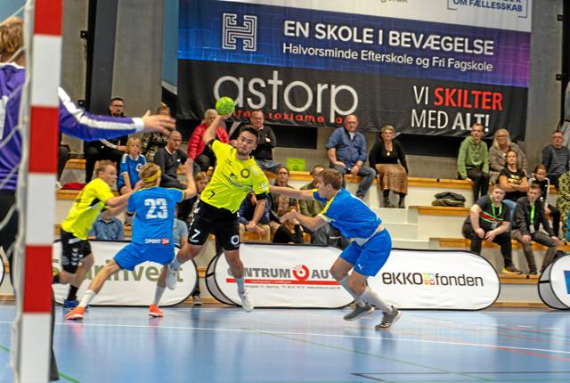 Casper Holmen bryder igennem og scorer et af sine seks mål. Foto: Kristian Hedegaard