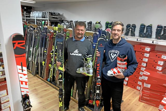Morten og Jakob Knudsen har overtaget Pedersen Ski og åbner fredag 9. oktober en ny forretning i Søndergade i Fjerritslev. Privatfoto