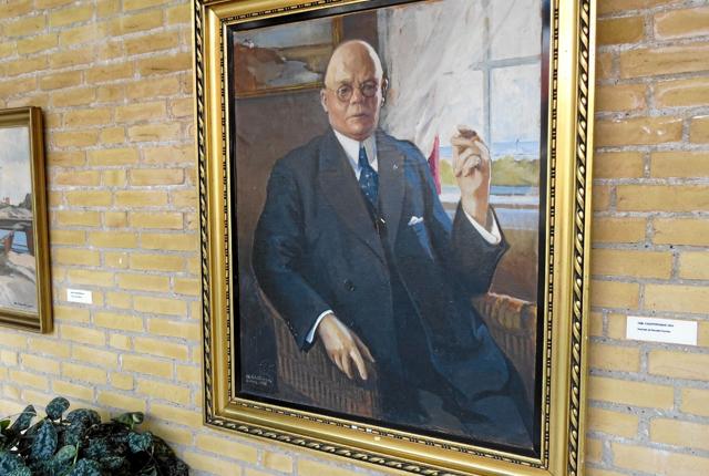 Chr. Valentinusens portrætfoto af Harald Fischer som ”opdagede” malertalentet. Billedet hænger på Ældrecenter Havgården. Arkivfoto