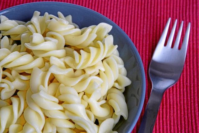 Pasta, pasta og atter pasta ... de prisbillige skruer er populær budgetmad. Arkivfoto: Per Kolind