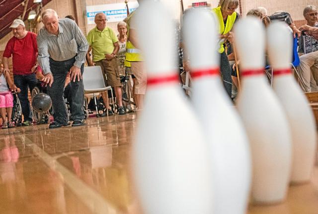 Der er ved at blive arrranget bowlingturnering for beboerne på Vellingshøjcenteret.Arkiv/genrefoto: Andreas Falck