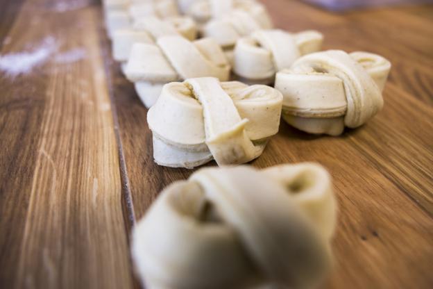 Hos BreadByKaerup på Kastetvej får du både surdejsbrod og forskellige kager. Foto: Kim Dahl Hansen <i>Foto: Kim Dahl Hansen</i>