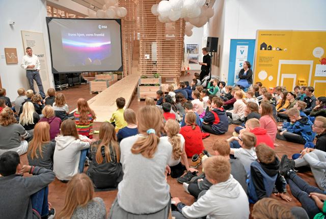 Videnskabsmødet er en blanding af workshops og foredrag - her f.eks. med astronaut Andreas Mogensen. Arkivfoto: Claus Søndberg
