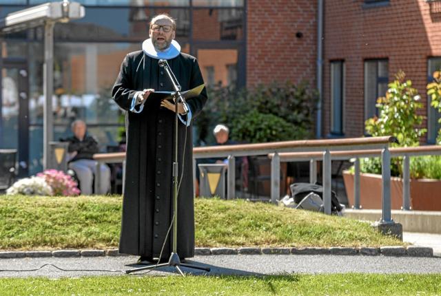Det var sognepræst Lars Lyngberg-Larsen der stod for gudstjenesten. Foto: Mogens Lynge