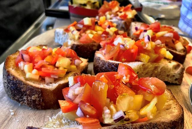 Bruschetta topping med ananas. Foto: Victoria Vinther Skibsted