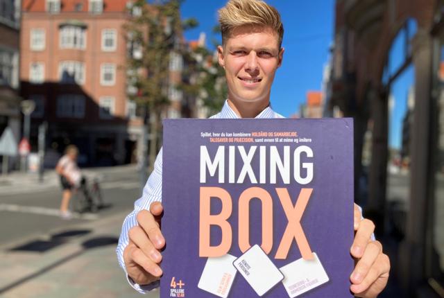 Jakob Hjorth med prototypen af spiller Mixing Box. Foto: Niels Skovmand