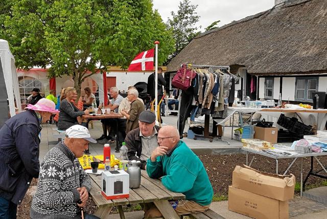 Sommermarkedet ved Sorensminde i Geraa er et lille og hyggeligt marked. Billedet er fra markedet i 2018. Foto: Privatfoto