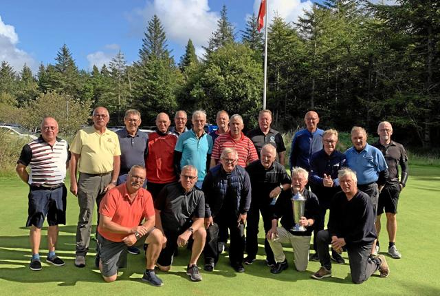 De 18 spillere fra Nordvestjysk Golfklub, der vandt hulspilsturneringen over de tilsvarende hold fra nabogolfklubberne Morsø og Sydthy. Privatfoto