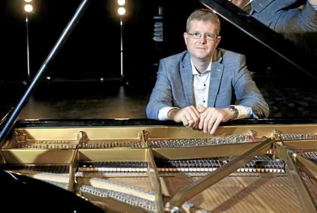 Koncertens klaversolist er Martin Kjeldgaard
