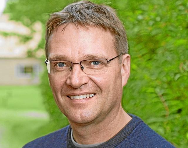 Hans Kjeldsen, der er professor i astrofysik ved Aarhus Universitet, holder det første videnskabsforedrag i en srie på seks, som kan opleves i Bio Mors via streaming. Arkivfoto