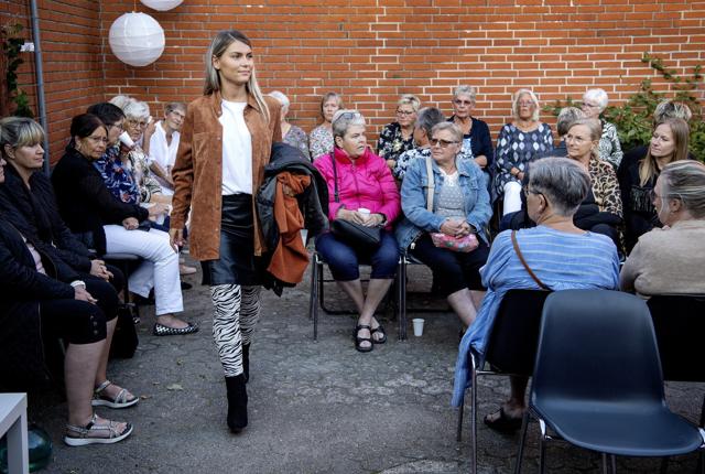 Tiff i Aabybro bød på to aftenener med udendørs modeshow, hvor 60 kunder deltog per dag. Foto: Lars Pauli
