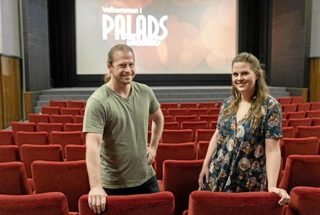 Sofia og Kris glæder sig til at flytte til den flotte nye biograf i februar. Foto: Michael Madsen
