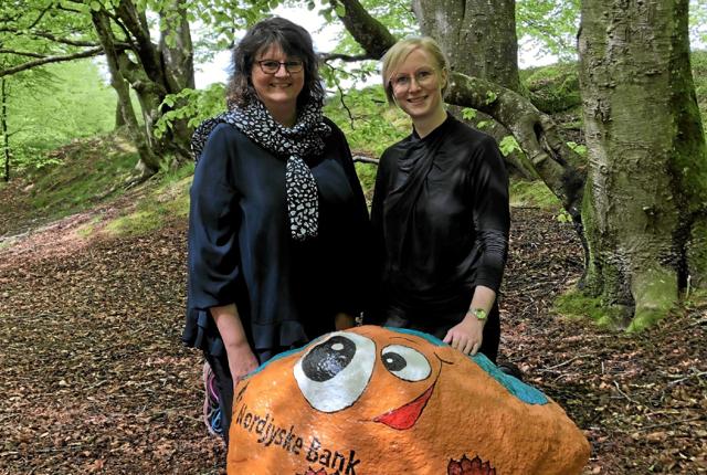 Hjælp Lone Aagesen og Camilla Mølgaard fra Nordjyske Bank i Sæby med at knække koden til bankboksen. Foto: Lisa Farum Kristiansen