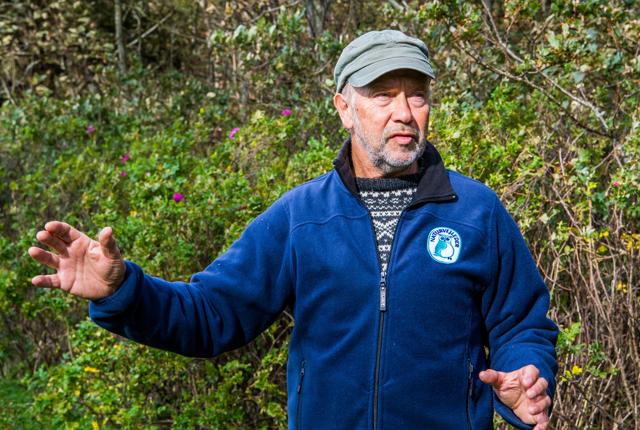 Naturvejleder Jørgen Frank Rasmussen inviterer med på gåtur ved Skarregaard. Arkivfoto: Diana Holm
