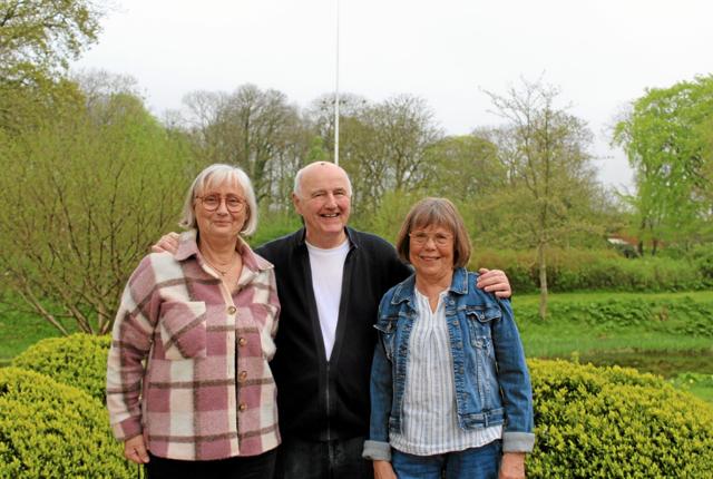 Lise Danner (t.v.), Henning Olesen (m.f.) og Ida-Marie Olsen (t.h.) blev det nye starthold for Brovst Lokalhistoriske Sognegruppe.