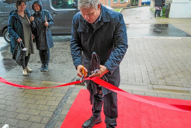 Borgmesteren klippede snoren. Foto: Niels Helver