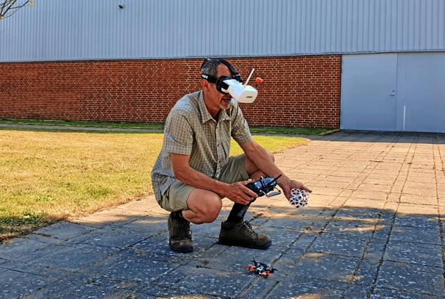 Man bliver bidt af flyvning med droner, siger Michael Thorsing, for det er altid en stor oplevelse, at se det hele sådan lidt fra oven. Foto: hhr-freelance.dk