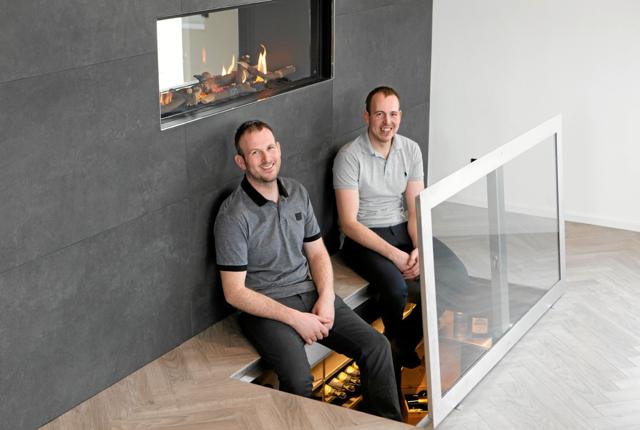De to brødre fra Tranum, Rasmus Glindvad Kristensen og René Glindvad Kristensen, har drevet virksomheden Vinorage siden 2017 helt alene. Men nu er første medarbejder ansat. Foto: Privatfoto