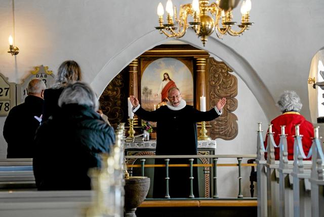 Gudstjeneste i Råbjerg Kirke med sognepræst Erik Colding Thaysen. Foto: Peter Jørgensen