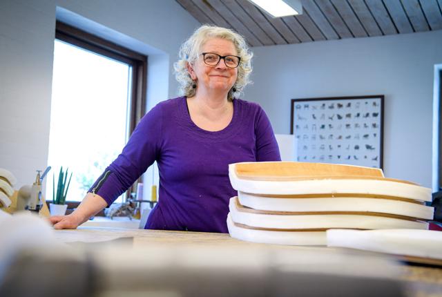 Anette Hanskov fra Karby har masser at se til for tiden i sin egen virksomhed Torp Møbelpolstring.