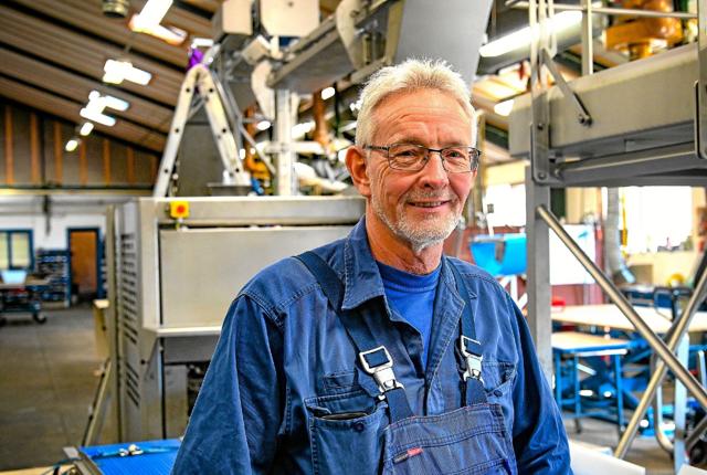 Torben Larsen kan fejre 40 år på Maskinfabrikken Hillerslev, og tager gerne nogle flere år på den rigtig gode arbejdsplads, hvor kollegaerne bliver længe. Foto: Ole Iversen