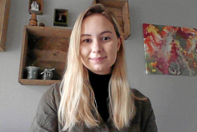 23-årige Malene Lindgren, Jebjerg, er formand for KOMsammen Skive, der er et tilbud til ensomme unge, også på Mors. Privatfoto