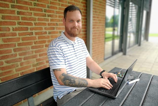Drømmen er at blive e-commerce manager for 27-årige René Klokkerholm fra Skive. Han har søgt ind på den ny professionsbachelor i e-handel på Erhvervsakademiet Dania i Skive. Foto: Dania