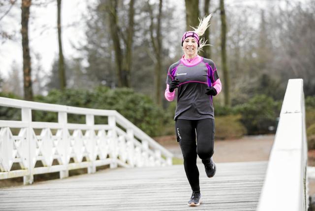 Rikke Kaasing løber selv flere gange om ugen. Nu udfordrer hun sig selv og andre til at motionere hver dag i 100 dage. Foto: Allan Mortensen