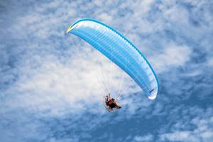 Paraglider på hospital efter styrt ved skrænt