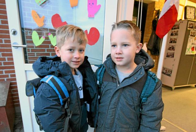 Nicholas og Mike går i 0.b på Dronninglund Skole. De glædede sig begge til igen at komme i skole. Foto: Jørgen Ingvardsen