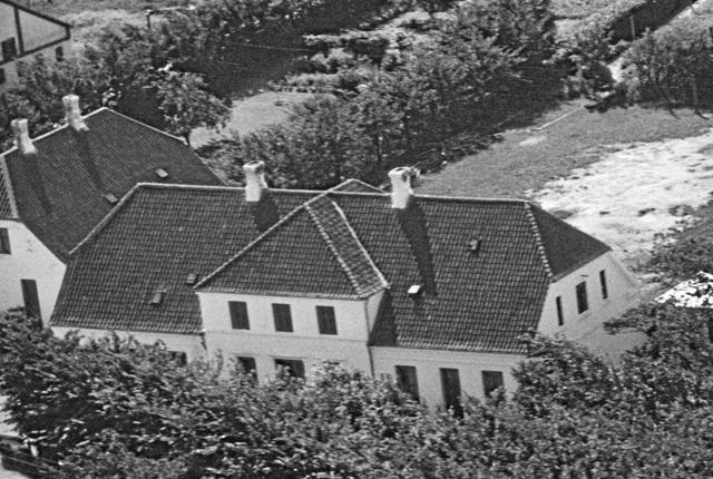 Pandrup Skole på Blokhusvejen i 1950, hvor Apostolsk Kirke holdt møder. Foto: Det Kgl. Bibliotek