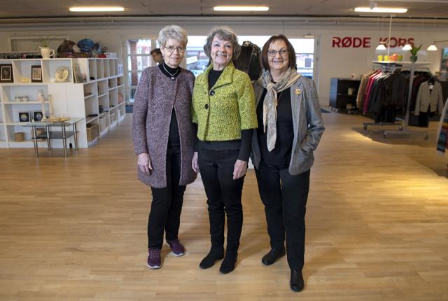 Kirsten Hansen, Rita Kjær og Aase Jensen er med i butiksudvalget. Foto: Henrik Louis