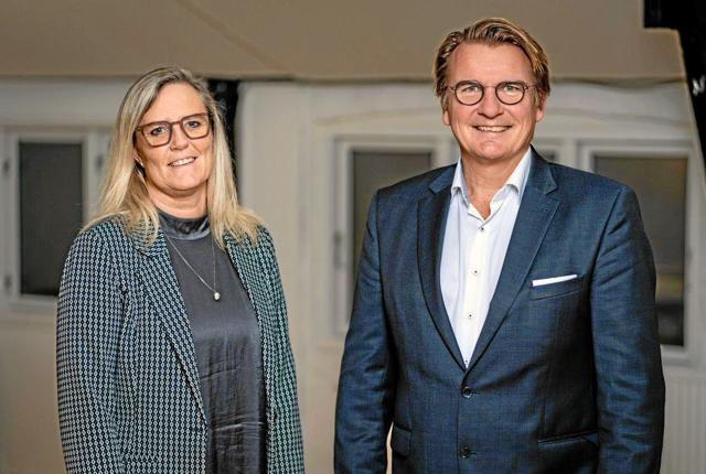 Birgitte Glerup (indehaver af Nyt Syn Mariager) og Søren Pedersen (administrerende direktør i Nyt Syn). Privatfoto
