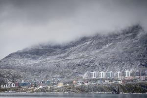 Dårligt vejr får Air Greenland til at lukke billetsalget i juli