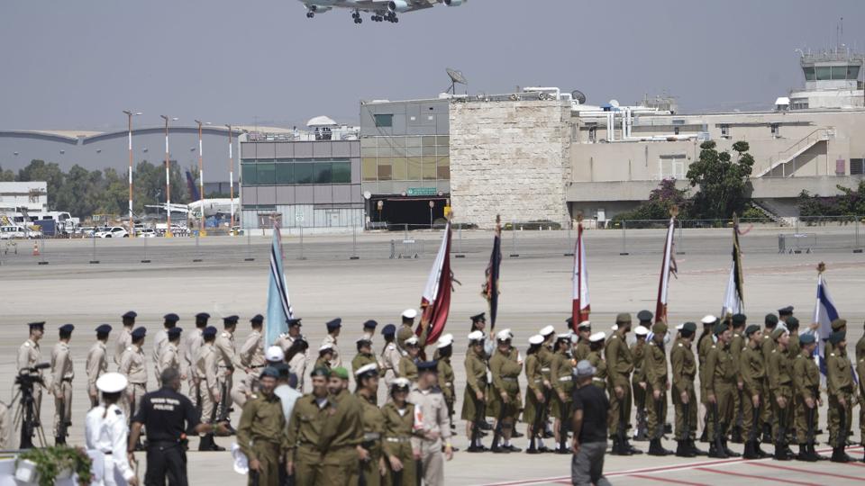 Air Force One landede onsdag eftermiddag i Ben Gurion-lufthavnen nær Tel Aviv i Israel. Præsident Joe Biden skal efter to dage i Jerusalem og et besøg hos Det Palæstinensiske Selvstyre på Vestbredden videre til Saudi-Arabien senere på ugen. <i>Ariel Schalit/Ritzau Scanpix</i>