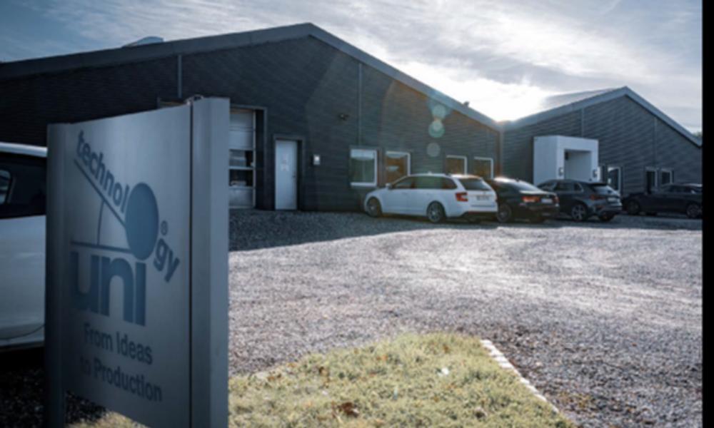 Uni-technology A/S har til huse i et industrikvarter i Vejle. Uni-technology A/S har til huse i et industrikvarter i Vejle.