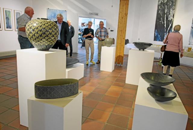 Den svenske stenkunstner Ulf Johnssons smukke værker fylder godt på udstillingen. Foto: Jørgen Ingvardsen