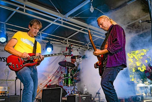 Det lokale band Sidste nat i tågen leverede gedigen udkantsrock til 4. udgave af Ulstrup Rock. Foto: Ole Iversen