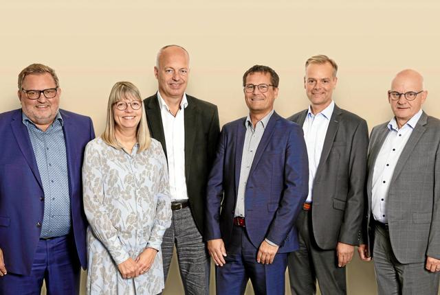 Her ses den samlede direktion: Adm. direktør Per Sønderup, Lisa Frost Sørensen, Jan Skov, Kim Mouritsen, Lars Thomsen, Adm. direktør Vagn Hansen.
