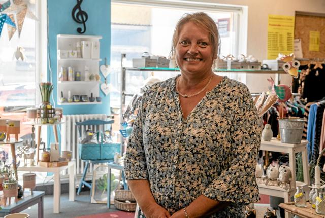 Formanden for de handlende i Løgstør, Bettina Højslet, kan berette om en meget positiv respons fra butikkerne i byen - og om meget tilfredse turister i byen.  Foto: Mogens Lynge