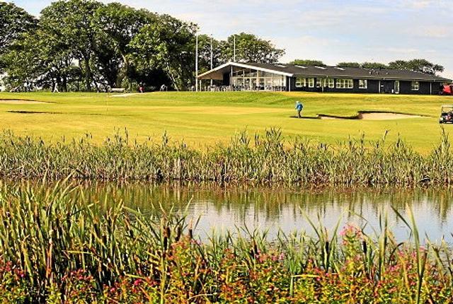 Golfklubberne ligger i det flotte område ved Teglgårdsvej i den nordlige ende af Nykøbing. Privatfoto