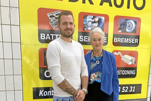 Når DK Auto i Terndrup åbner igen efter ferien, har Mathias Kirstein taget over efter Rita Kaae Pedersen, der har drevet firmaet de seneste 30 år. Overtagelsen markeres officielt ved et åbent hus-arrangement 17. juli. Privatfoto