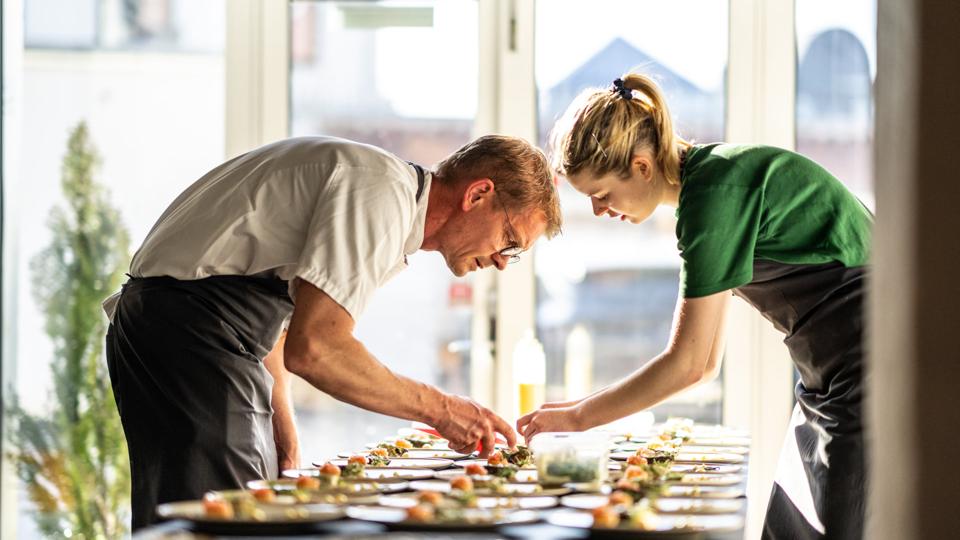Peter Schyum er til daglig hotelchef på Steenbergs, og nu skal han være med til at sikre den høje standard ved Wine & Dine. <i>Foto: PR</i>