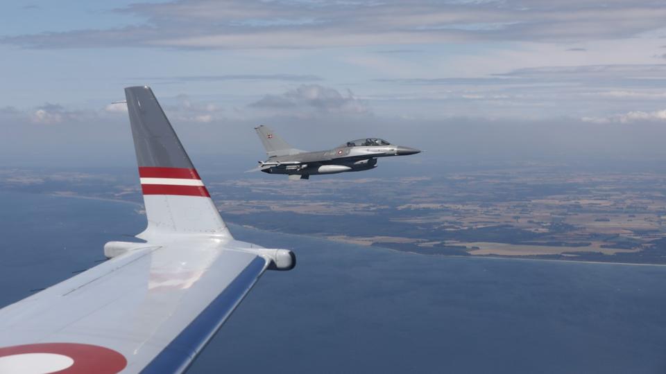 Billede fra cockpittet af det eskorteret fly. <i>Privatfoto</i>