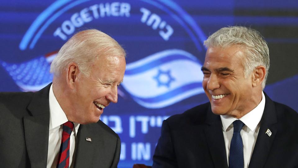 USA's præsident, Joe Biden, besøger torsdag Israel og landets premierminister, Yair Lapid. De er enige om ikke at ville tillade, at Iran får atomvåben. <i>Atef Safadi/Ritzau Scanpix</i>