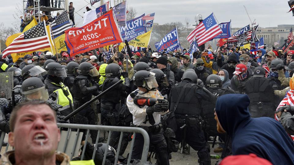 Over 140 politibetjente kom til skade, da de forsøgte at forhindre Trump-tilhængere i at trænge ind i Kongressen 6. januar 2021. (Arkivfoto). <i>Joseph Prezioso/Ritzau Scanpix</i>